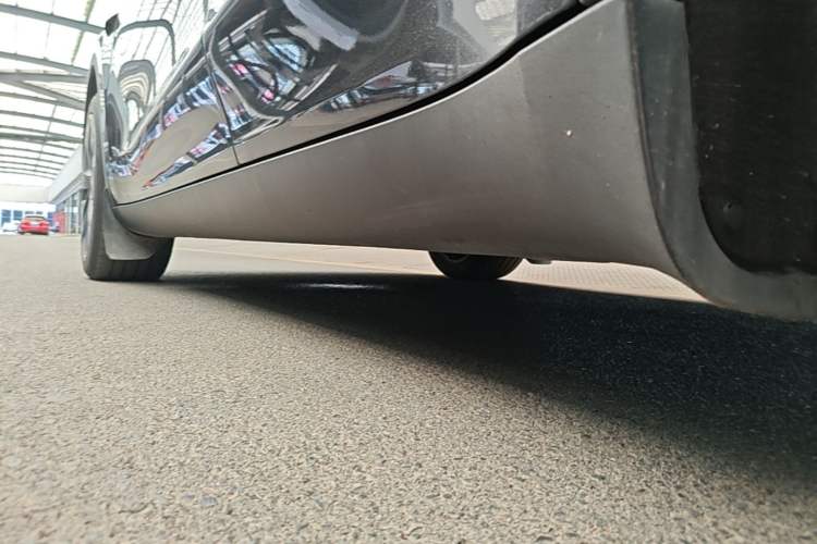 Used Tesla Model Y 2024 Rear-Wheel-Drive Version Left Side Sill