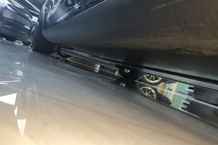 Used Tesla Model Y 2024 Rear-Wheel-Drive Version Left Side Sill