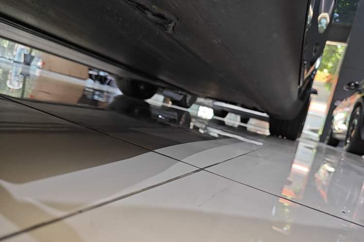Used Tesla Model Y 2024 Rear-Wheel-Drive Version Left Side Sill