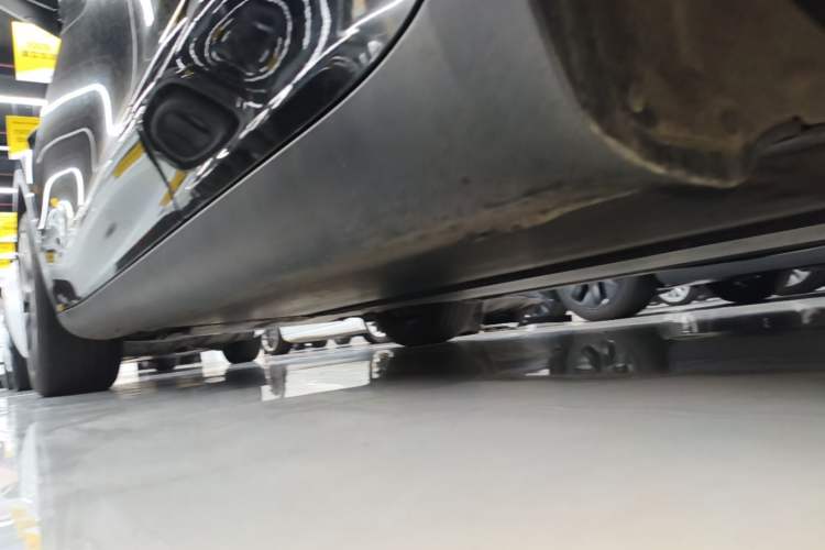 Used Tesla Model Y 2024 Rear-Wheel-Drive Version Left Side Sill