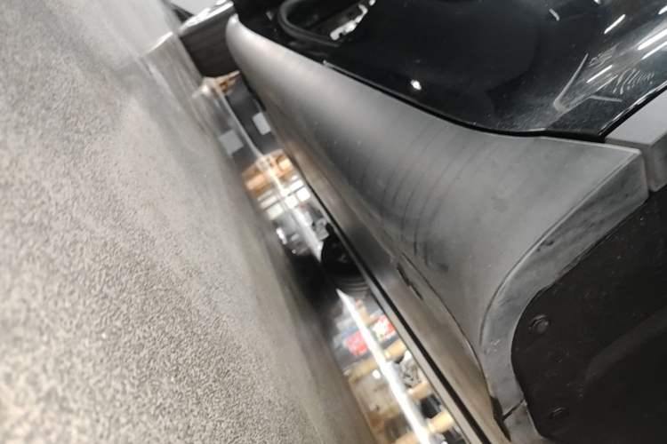 Used Tesla Model Y 2024 Rear-Wheel-Drive Version Left Side Sill