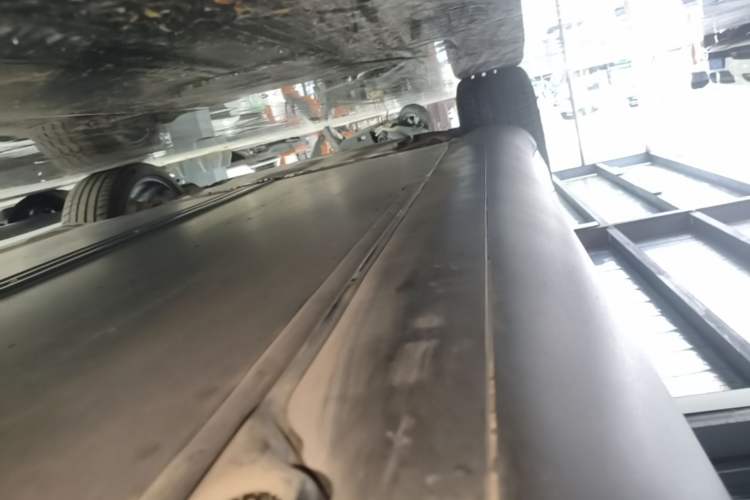 Used Tesla Model Y 2024 Long-Range All-Wheel-Drive Version Left Side Sill