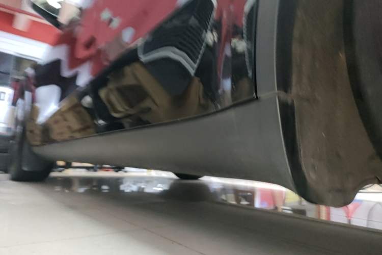 Used Tesla Model Y 2024 Rear-Wheel-Drive Version Left Side Sill