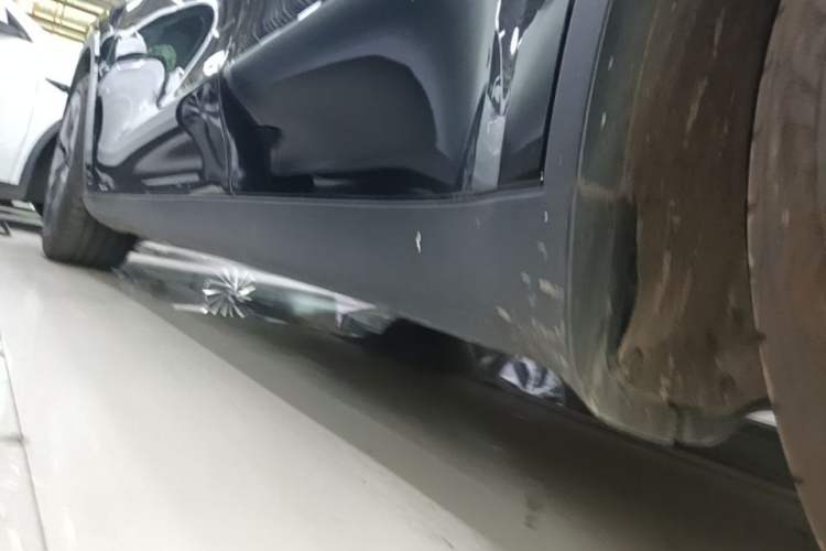 Used Tesla Model Y 2024 Rear-Wheel-Drive Version Left Side Sill