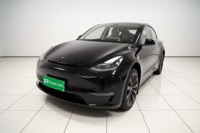 Tesla Model Y 2024 Performance High-Performance Edition مستعملة