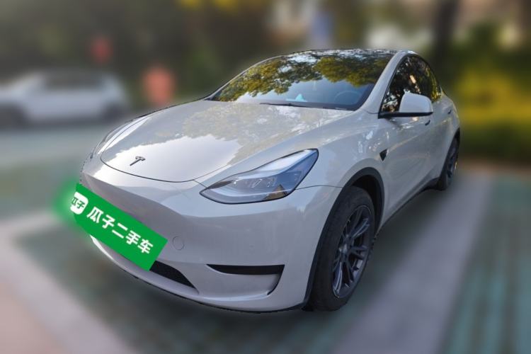 Tesla Model Y 2024 Rear-Wheel-Drive Version