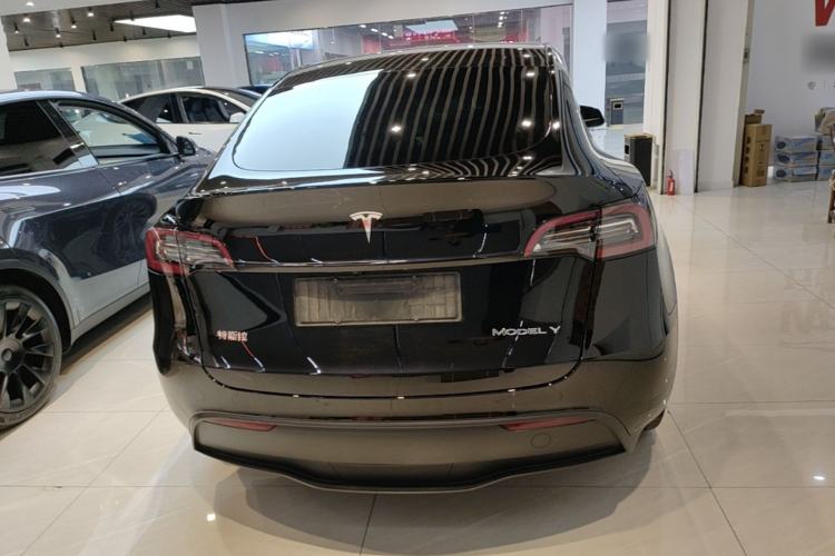 Used Tesla Model Y 2024 Long-Range All-Wheel-Drive Version Rear