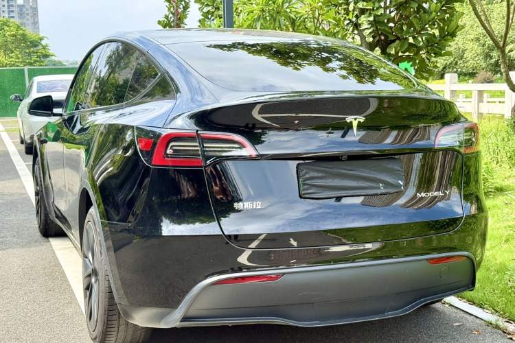 Used Tesla Model Y 2024 Rear-Wheel-Drive Version Rear Left 45 Deg