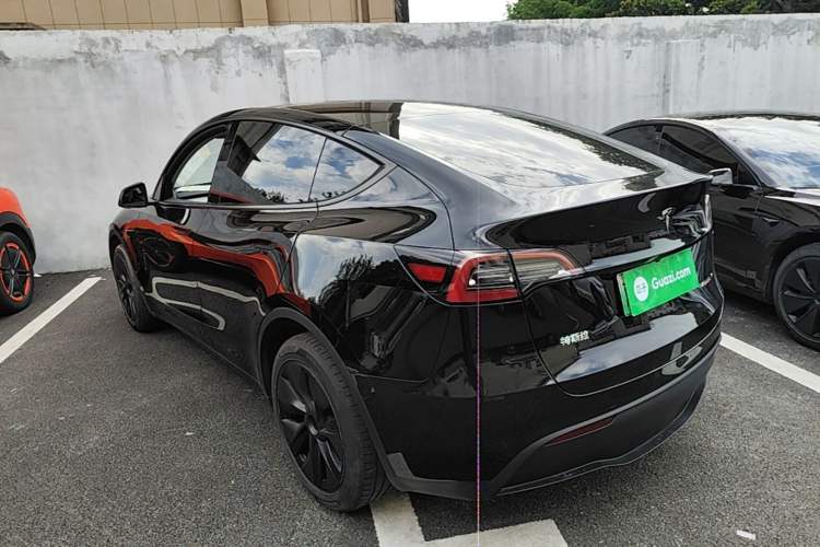 Used Tesla Model Y 2024 Long-Range All-Wheel-Drive Version Rear Left 45 Deg
