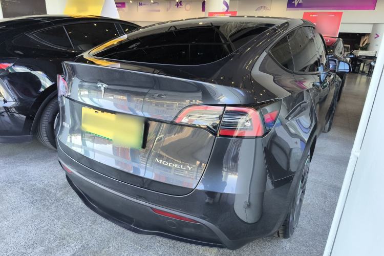 Used Tesla Model Y 2024 Rear-Wheel-Drive Version Rear Right 45 Deg