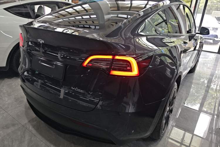 Used Tesla Model Y 2024 Rear-Wheel-Drive Version Rear Right 45 Deg