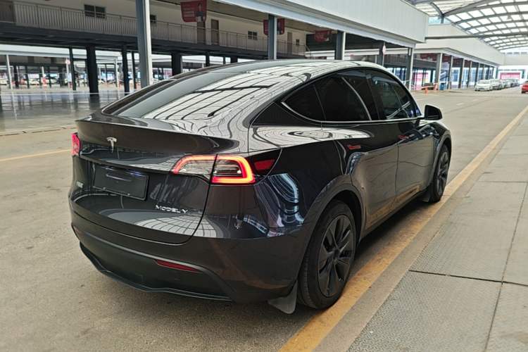 Used Tesla Model Y 2024 Rear-Wheel-Drive Version Rear Right 45 Deg