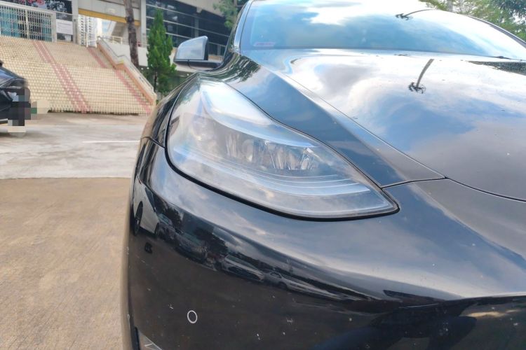 Used Tesla Model Y 2024 Long-Range All-Wheel-Drive Version Right Front Headlight