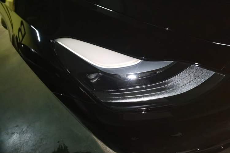 Used Tesla Model Y 2024 Long-Range All-Wheel-Drive Version Right Front Headlight