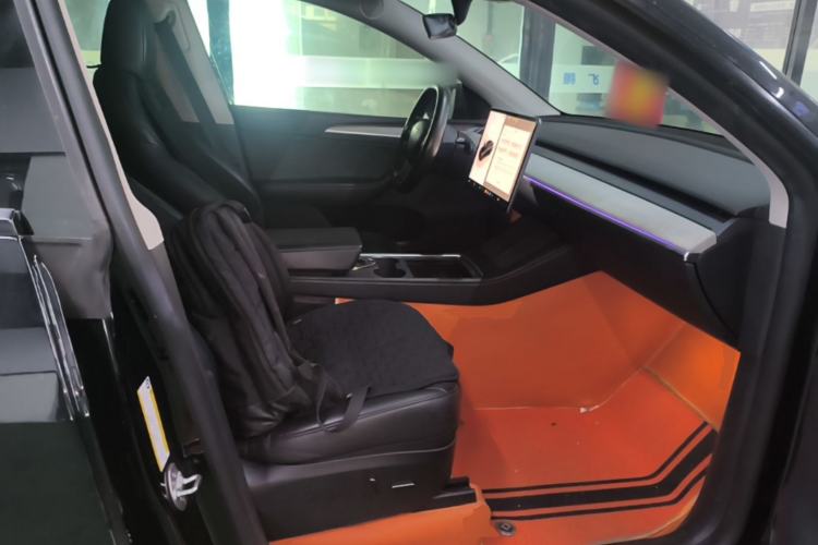 Used Tesla Model Y 2024 Rear-Wheel-Drive Version Right Front Seat