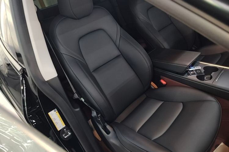Used Tesla Model Y 2024 Long-Range All-Wheel-Drive Version Right Front Seat