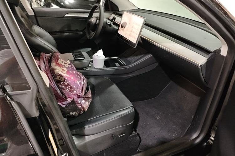 Used Tesla Model Y 2024 Rear-Wheel-Drive Version Right Front Seat