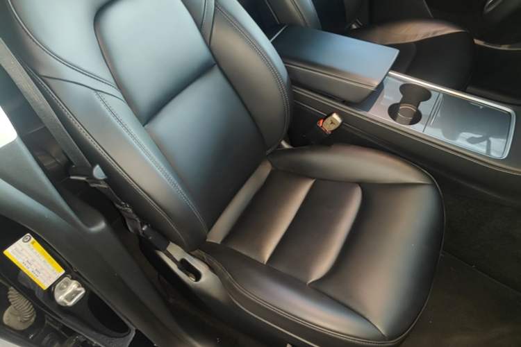 Used Tesla Model Y 2024 Rear-Wheel-Drive Version Right Front Seat