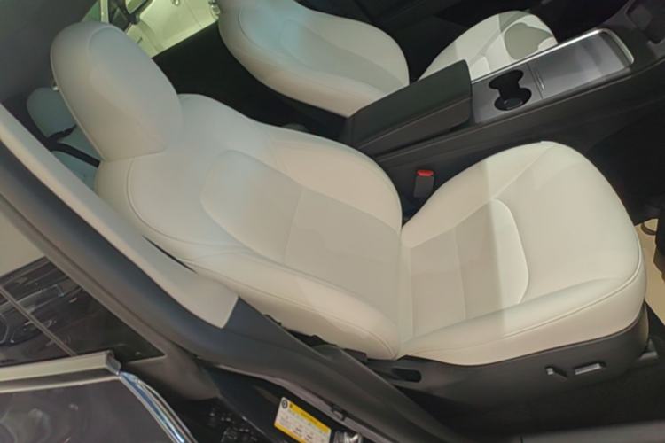 Used Tesla Model Y 2024 Rear-Wheel-Drive Version Right Front Seat