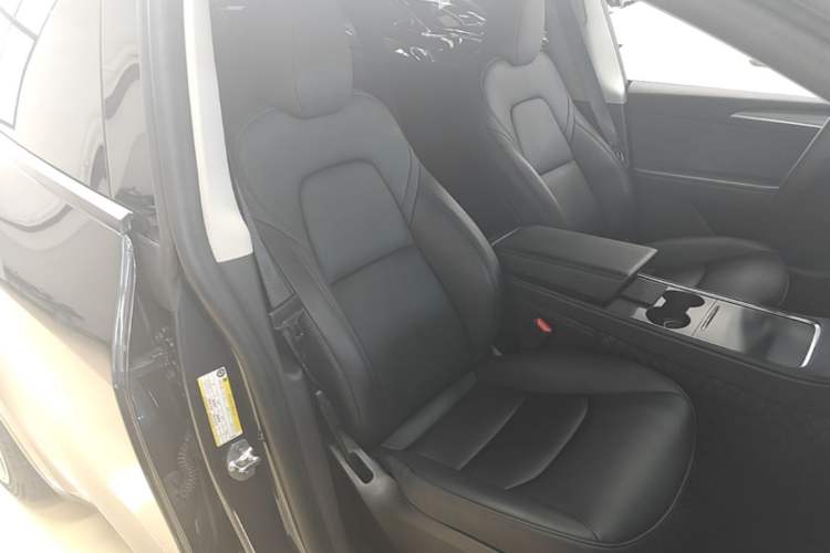 Used Tesla Model Y 2024 Rear-Wheel-Drive Version Right Front Seat