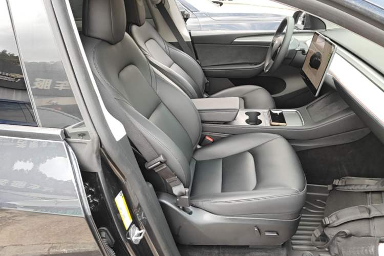 Used Tesla Model Y 2024 Rear-Wheel-Drive Version Right Front Seat