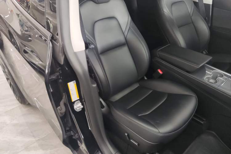 Used Tesla Model Y 2024 Rear-Wheel-Drive Version Right Front Seat