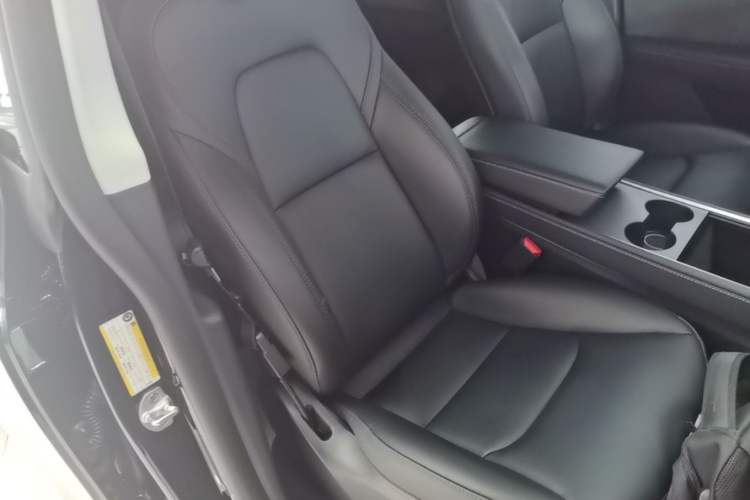 Used Tesla Model Y 2024 Rear-Wheel-Drive Version Right Front Seat