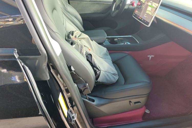 Used Tesla Model Y 2024 Rear-Wheel-Drive Version Right Front Seat