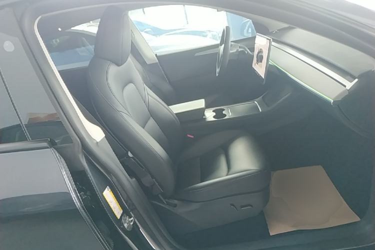 Used Tesla Model Y 2024 Rear-Wheel-Drive Version Right Front Seat