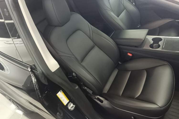 Used Tesla Model Y 2024 Rear-Wheel-Drive Version Right Front Seat