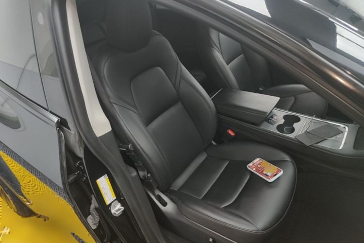 Used Tesla Model Y 2024 Rear-Wheel-Drive Version Right Front Seat