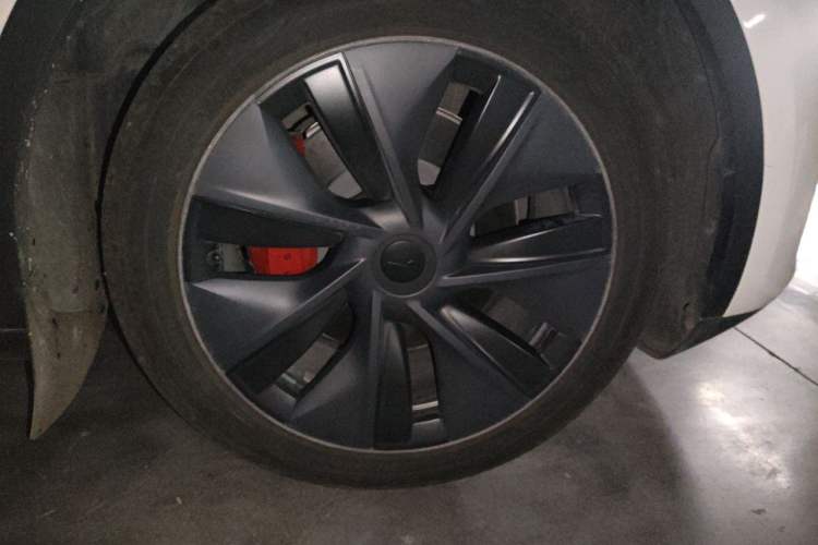 Used Tesla Model Y 2024 Rear-Wheel-Drive Version Right Front Wheel Hub