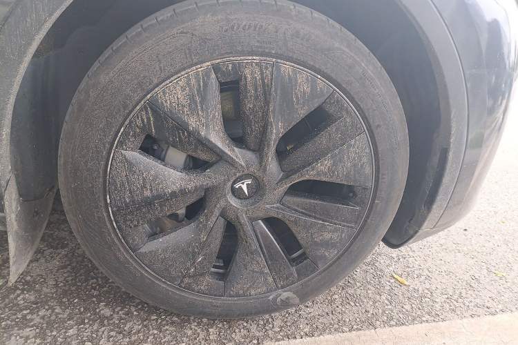 Used Tesla Model Y 2024 Rear-Wheel-Drive Version Right Front Wheel Hub