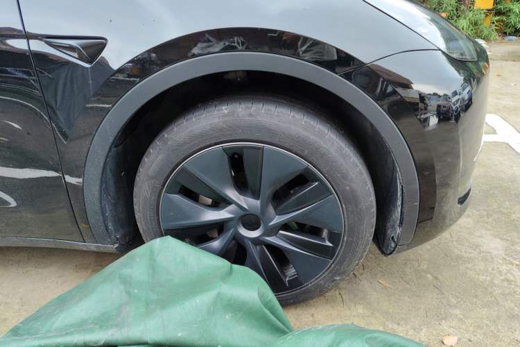 Used Tesla Model Y 2024 Rear-Wheel-Drive Version Right Front Wheel Hub