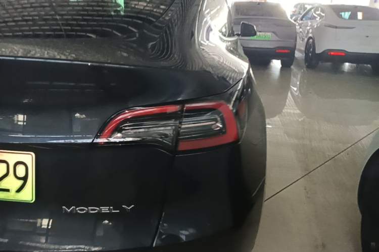 Used Tesla Model Y 2024 Rear-Wheel-Drive Version Right Rear Taillight