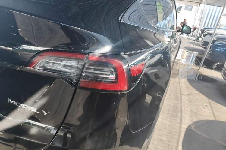Used Tesla Model Y 2024 Rear-Wheel-Drive Version Right Rear Taillight