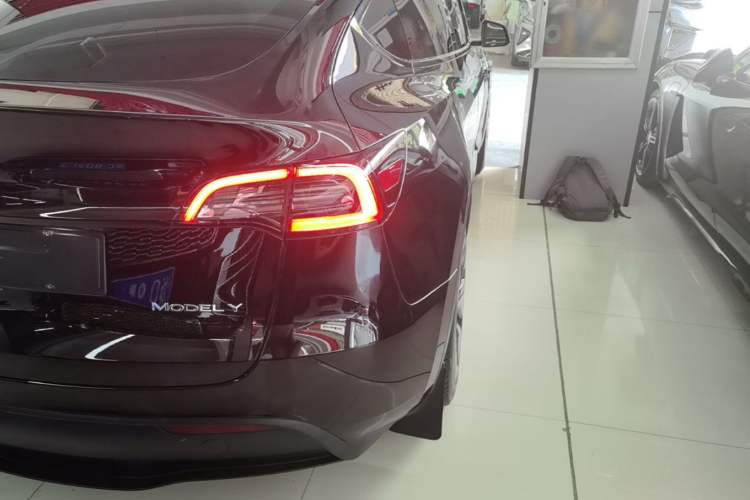 Used Tesla Model Y 2024 Rear-Wheel-Drive Version Right Rear Taillight