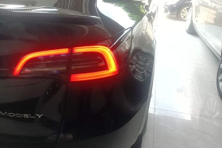 Used Tesla Model Y 2024 Rear-Wheel-Drive Version Right Rear Taillight