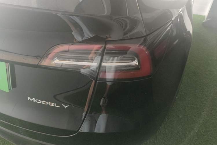 Used Tesla Model Y 2024 Rear-Wheel-Drive Version Right Rear Taillight