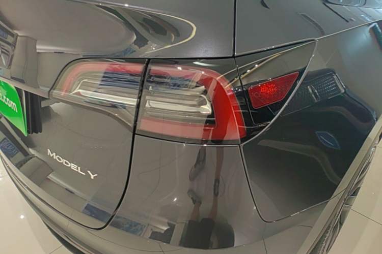 Used Tesla Model Y 2024 Rear-Wheel-Drive Version Right Rear Taillight