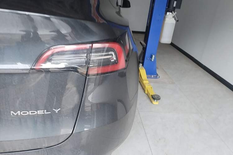 Used Tesla Model Y 2024 Rear-Wheel-Drive Version Right Rear Taillight