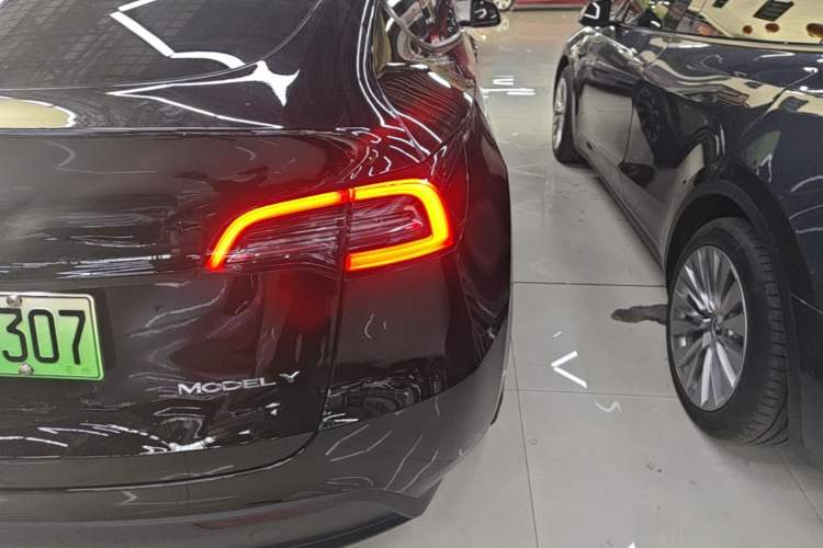 Used Tesla Model Y 2024 Rear-Wheel-Drive Version Right Rear Taillight