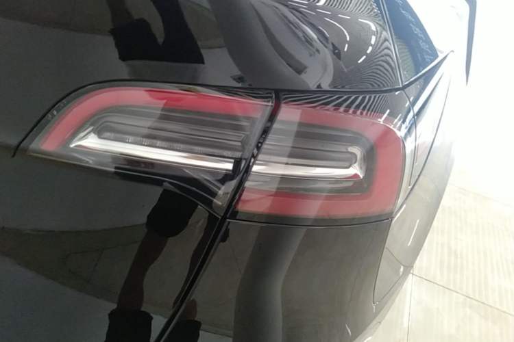 Used Tesla Model Y 2024 Rear-Wheel-Drive Version Right Rear Taillight