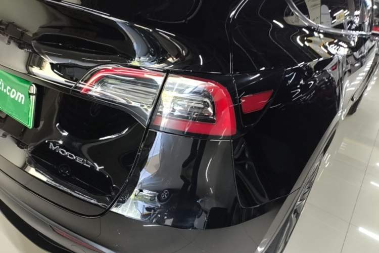 Used Tesla Model Y 2024 Long-Range All-Wheel-Drive Version Right Rear Taillight