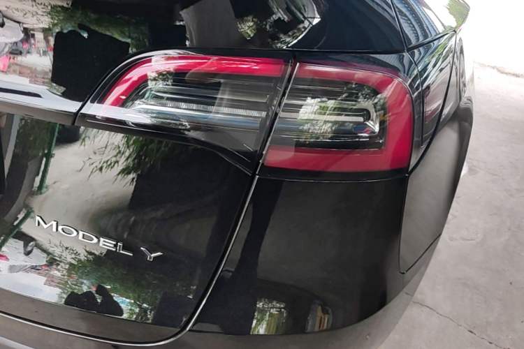 Used Tesla Model Y 2024 Rear-Wheel-Drive Version Right Rear Taillight