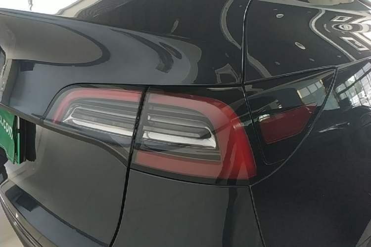 Used Tesla Model Y 2024 Rear-Wheel-Drive Version Right Rear Taillight