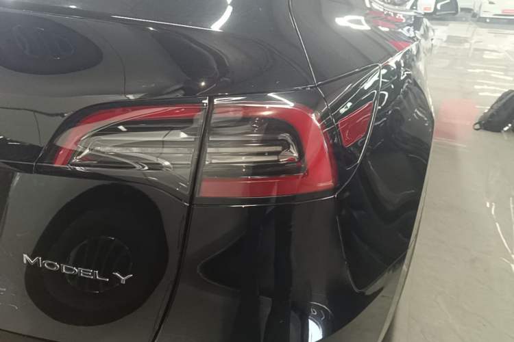 Used Tesla Model Y 2024 Rear-Wheel-Drive Version Right Rear Taillight