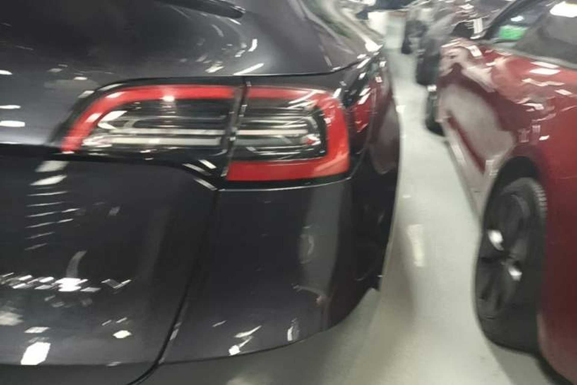 Used Tesla Model Y 2024 Long-Range All-Wheel-Drive Version Right Rear Taillight