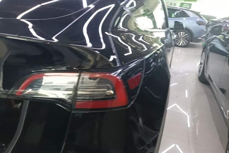 Used Tesla Model Y 2024 Rear-Wheel-Drive Version Right Rear Taillight
