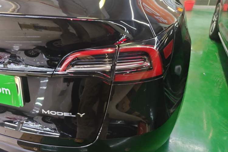Used Tesla Model Y 2024 Rear-Wheel-Drive Version Right Rear Taillight